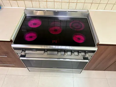 New Siemens iQ700 Italian 5 Rings Full Electric Ceramic Cooker Range Size 90cm