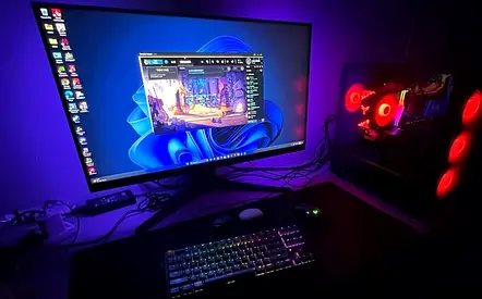 LG 32GQ850-B G-SYNC 32 UltraGear 2560 x 1440 QHD Monitor Nano IPS with ATW 1ms 240Hz HDR 600