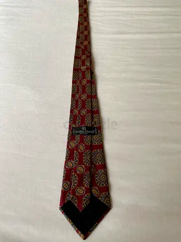 Vintage Carolina Herrera Tie