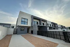 Double Row Corner | Duplex | Move-in Ready