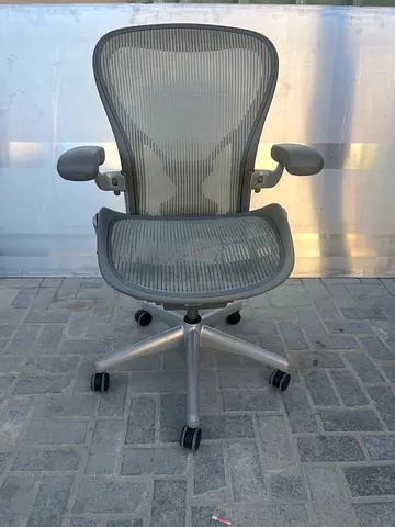 Herman miller Aeron size C fully loaded