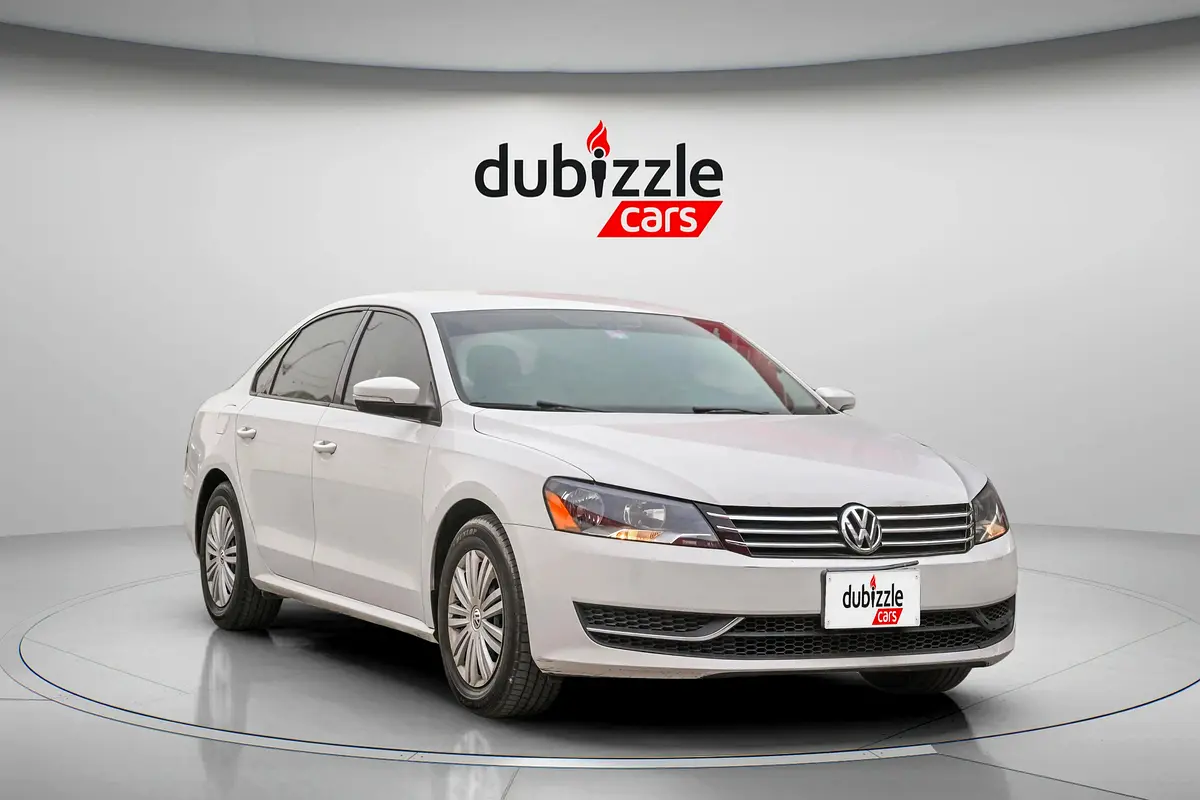 Volkswagen Passat 2014 — photo 1 of 17