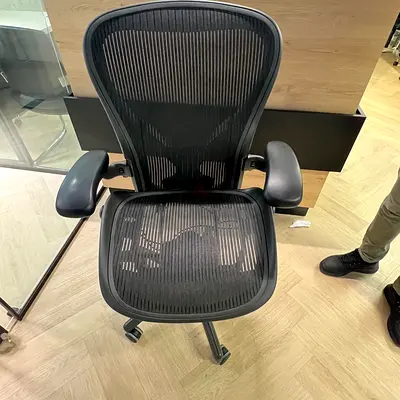 Herman miller Aeron size C fully loaded