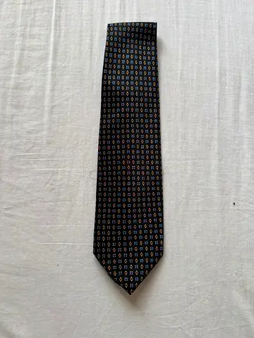 Stylish Mens Tie with Unique Pattern