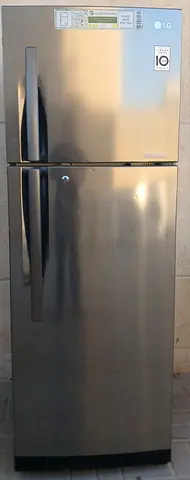 LG fridge for sale neat and calen