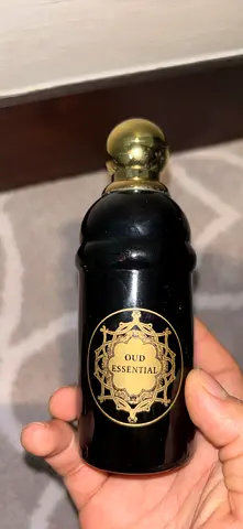 Essential Oud Perfume
