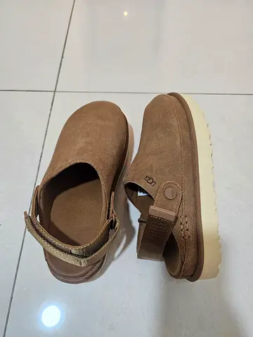 Womens UGG shoes