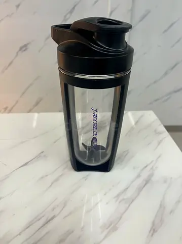 Protein shaker bottle
