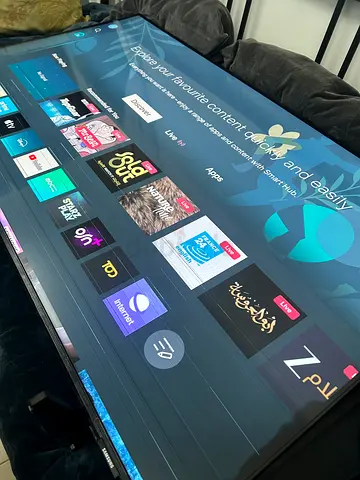 55 Samsung TV UA55BU8000U, little damage