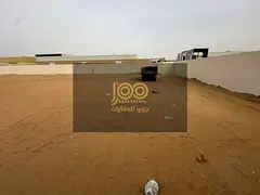 150 : Annual rental in Umm Al Quwain, Umm Al Thuoob. Yard with 2 warehouses on 36,000 sqft land. 80