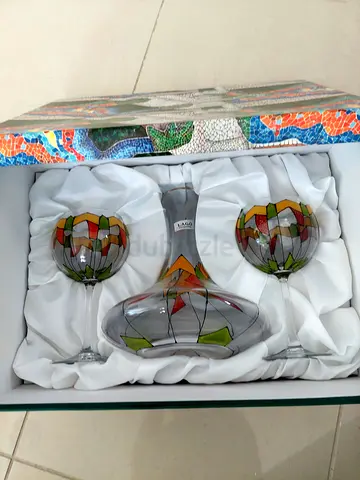 Boxed giftset of Glass Decanter with 2 stunning goblets.Gaudi hand painted Lago