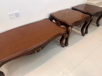 Elegant Vintage Coffee Table Set
