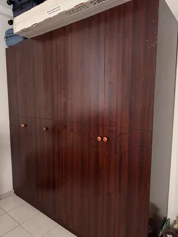Sturdy Wooden Wardrobe with Stylish Design 5 door