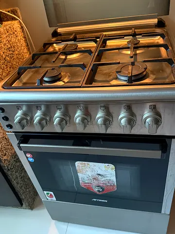 Freestanding gas with oven 60*60