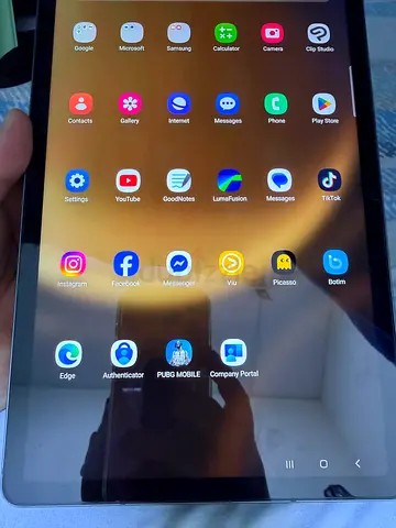 Samsung Tablet with Apps and Features