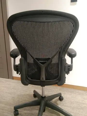 For selling Herman Miller Aeron chair size B and C available