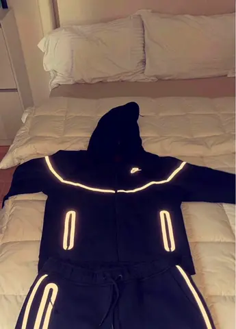 Black Nike tech Reflective