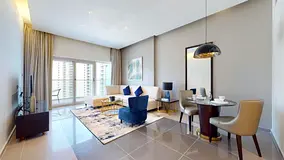 Corner unit, Vacant, Prime location, large size.