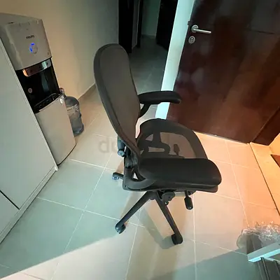 Herman miller remastered size B fully loaded