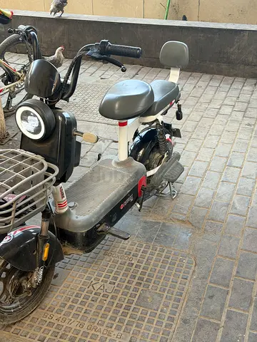 Electric Scooter for Sale - Well-Maintained and Ready to Ride!