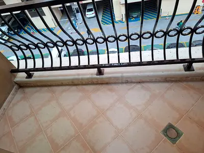 Single partition available only for ladies non Arabs.