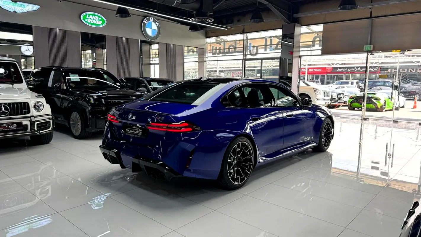 BMW M5 2025
