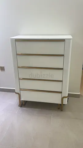 Elegant Queen Size Bed with Stylish Nightstands