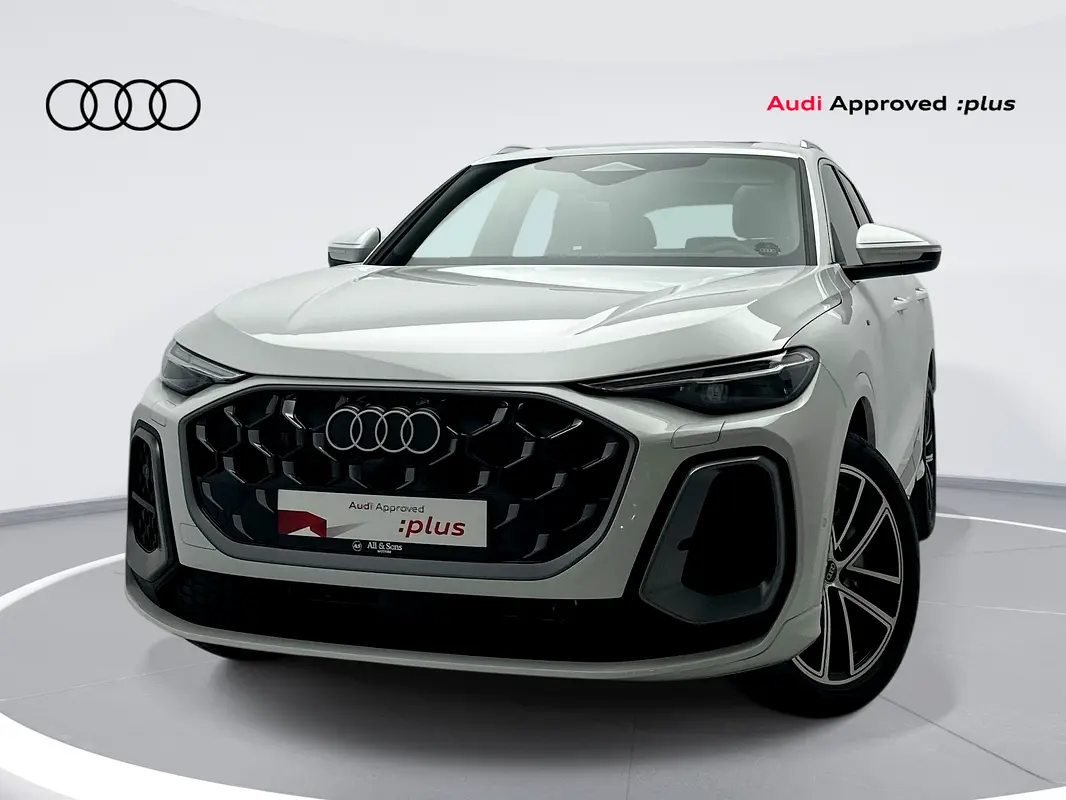 Audi Q5 2025 — photo 1 of 11