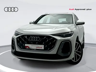 EXCLUSIVE RAMADAN OFFER: Q5 SUV TFSI quattro 204hp S-Line (Ref# 71667)