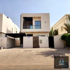 mosque, directly on Qar street, and 10 meters from the outer garden. Al-Fila means: - 5 master bedro