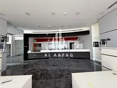 Shop with Corniche view | 3 Cars parking free