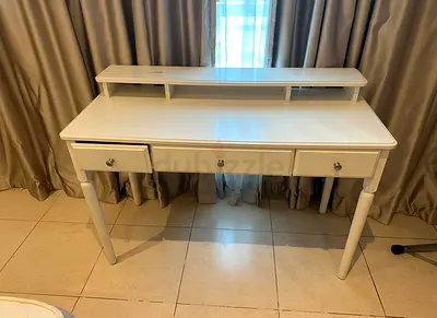 Dressing table