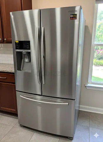 Samsung french door refrigerator with ice maker water dispenser