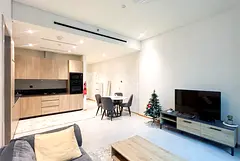 EXCLUSIVE | SEMI- FURNISHED | POOL VIEW