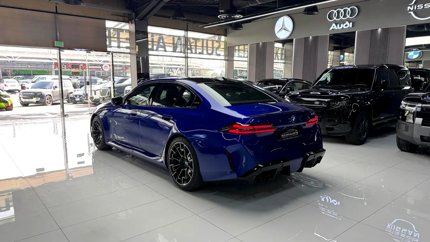 BMW M5 2025