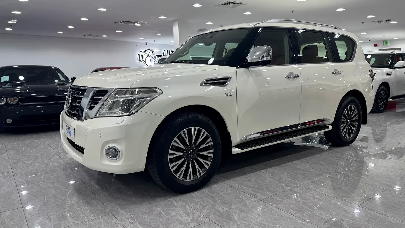 Nissan Patrol 2019 — photo 1 of 15