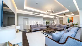 Fully Upgraded Half-Floor, Breathtaking Sea View, High-End Smart Home
