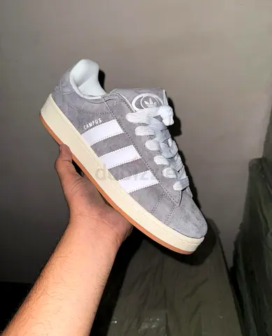 Brand shoes for seals