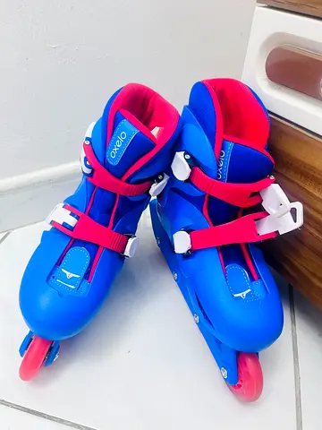 Decathlon skating shoes