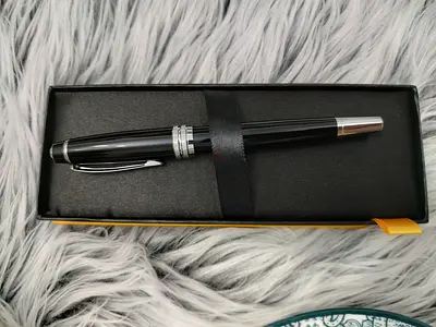 cross Elegant Black Fountain Pen in Gift Box
