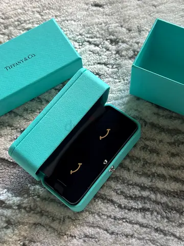Original Tiffany  Co. T Smile Earrings – 18K Rose Gold with box new