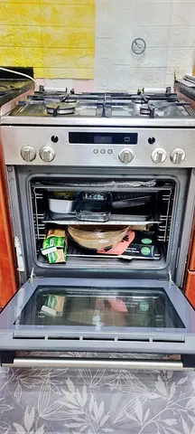 Versatile Oven with Grill and Cooktop