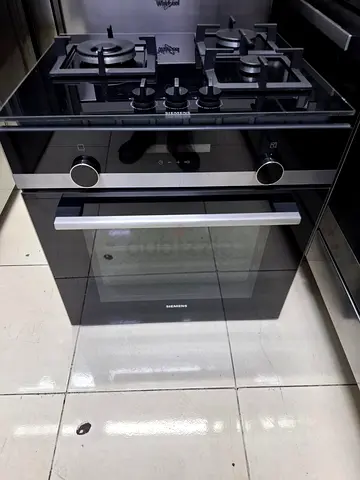 Siemens Latest Model Built in Gas Top 60cm Integrated Electric Oven 60cm For Sale Same Like New Cond