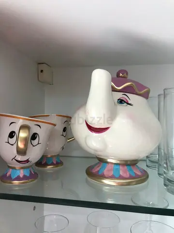 Vintage Teapot and Teacups Set