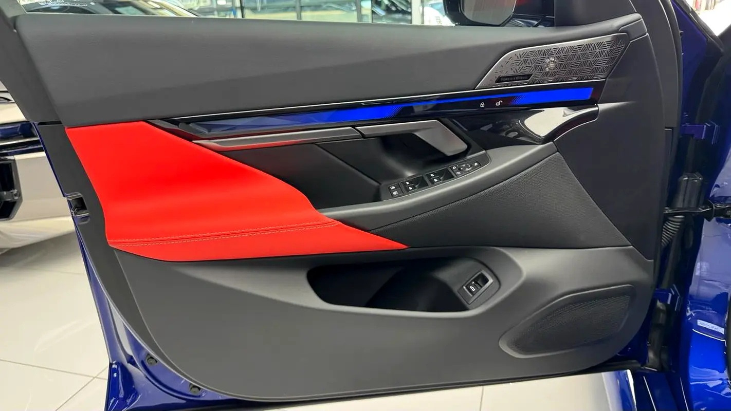 BMW M5 2025