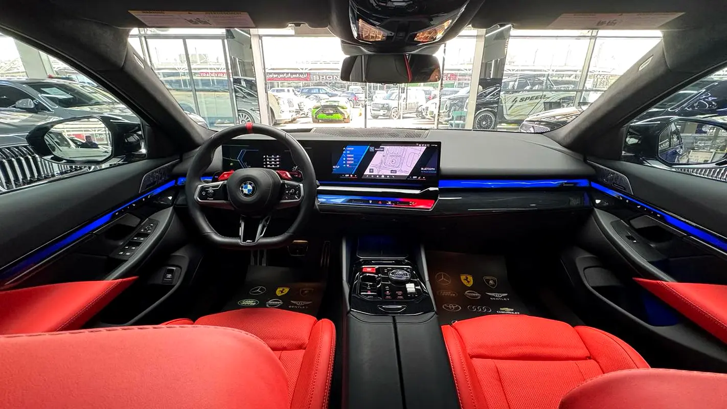 BMW M5 2025