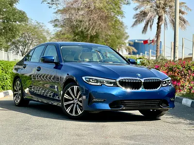 BMW 320i  2022 Under BMW Warranty ( Excellent Condition – GCC – Full Service History – Single Owner)