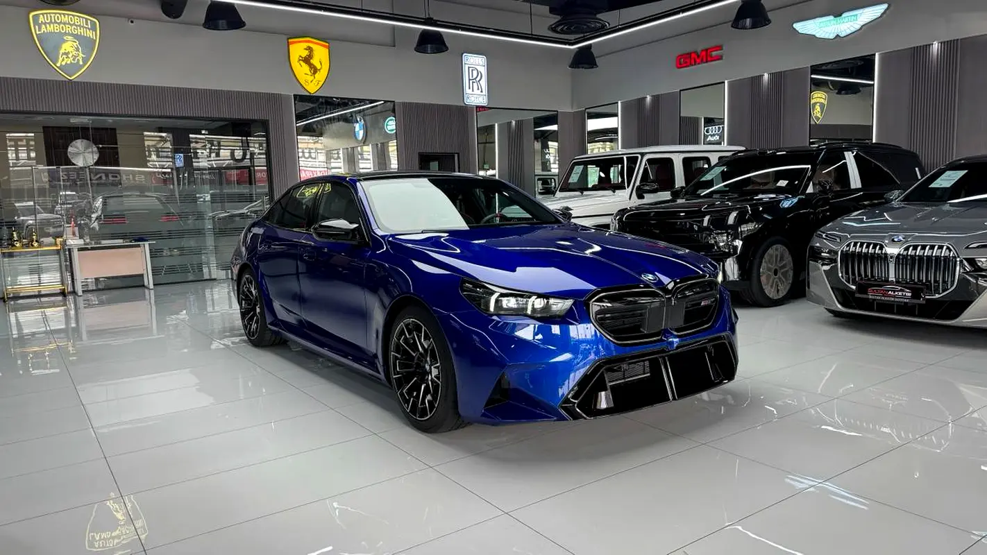 BMW M5 2025