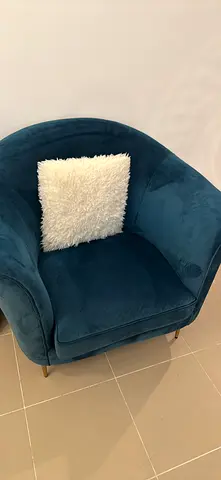 Elegant Teal Velvet Armchair with Soft Cushion