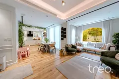 Stunning Upgraded Type G|Vacant on Transfer